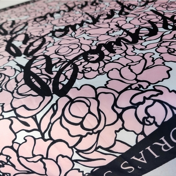 Victoria’s Secret ✦ Bombshell Floral Print Scarf ✦ Signature Logo Bandana NWT - Picture 8 of 16